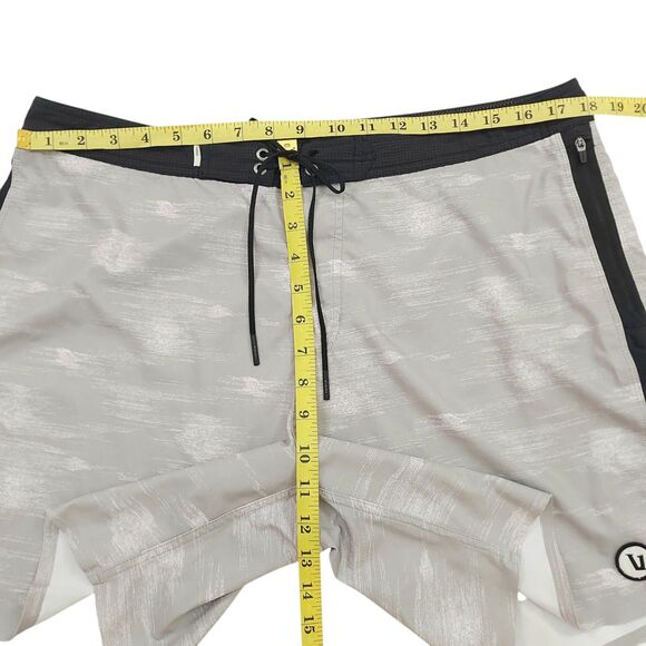 Vuori Peak Board Shorts Mens 34 Gray Swim Trunks Beach Travel Pool Outdoor - Picture 11 of 12